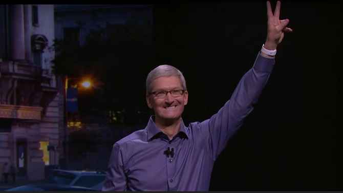 CEO Apple nhận giá bán iPhone quá cao