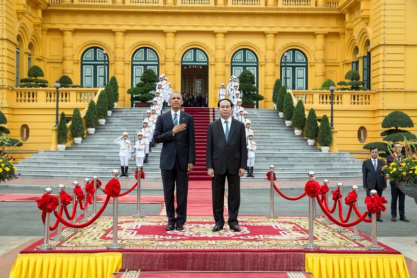 Ảnh Việt Nam đón Obama trang trọng và nồng hậu lên fanpage Nhà Trắng ảnh 1