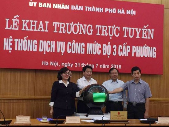 Lễ khai trương hệ thống dịch vụ công trực tuyến mức độ 3 cấp phường của TP Hà Nội vừa diễn ra sáng nay, ngày 31/7/2016.