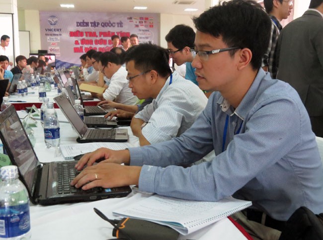 Các đội tham gia diễn tập của Việt Nam đã cùng với các chuyên gia an ninh mạng quốc tế tham gia cuộc diễn tập quốc tế về an toàn thông tin.