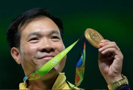 VĐV Hoàng Xuân Vinh đã đi vào lịch sử khi lần đầu tiên giành huy chương Vàng, đưa lá cờ tổ quốc được kéo cao ở Olympic.