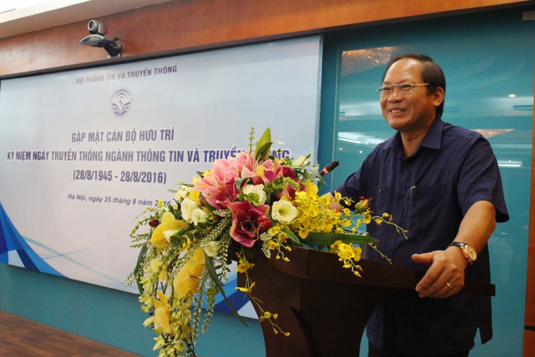 Ủy viên TW Đảng, Bộ trưởng Bộ TT&TT Trương Minh Tuấn phát biểu tại buổi gặp mặt