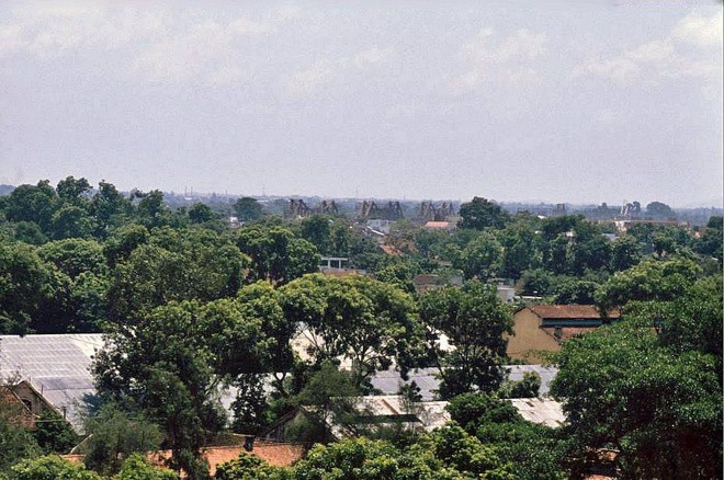 Chùm ảnh hiếm: Hà Nội nghèo khó nhưng thân thương những năm 1990 ảnh 11 Chùm ảnh hiếm: Hà Nội nghèo khó nhưng thân thương những năm 1990 ảnh 11