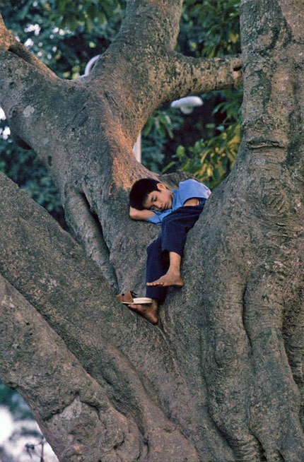 Chùm ảnh hiếm: Hà Nội nghèo khó nhưng thân thương những năm 1990 ảnh 2 Chùm ảnh hiếm: Hà Nội nghèo khó nhưng thân thương những năm 1990 ảnh 2