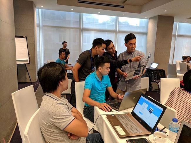 Tranh luận về Dự thảo Luật An ninh mạng: Trùng lắp với các quy định pháp luật hiện hành? ảnh 3 Thực tế cho thấy Luật An ninh mạng đang vấp phải những ý kiến trái chiều từ cộng đồng DN và người dân. Ảnh: Quỳnh Hà.