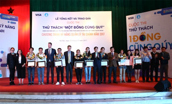 ‘Thử thách Một đồng cũng quý’: Sân chơi bổ ích cho sinh viên khởi nghiệp ảnh 1 Các tác giả đạt giải. Ảnh: Kim Hạnh.