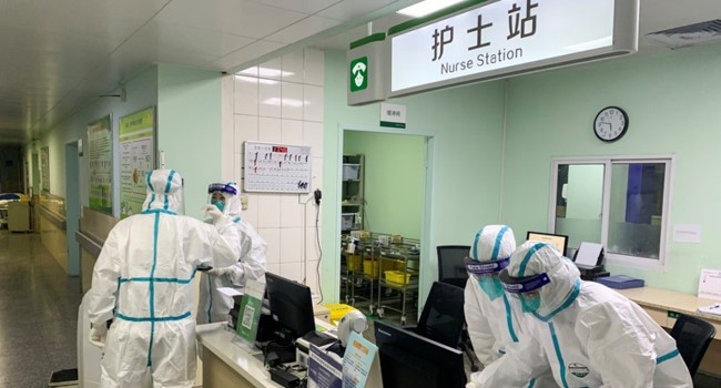 hiện bệnh viêm phổi do virus corona chủng mới tại TP. Vũ Hán, tỉnh Hồ Bắc, Trung Quốc diễn biến khá phức tạp. Ảnh: AFP