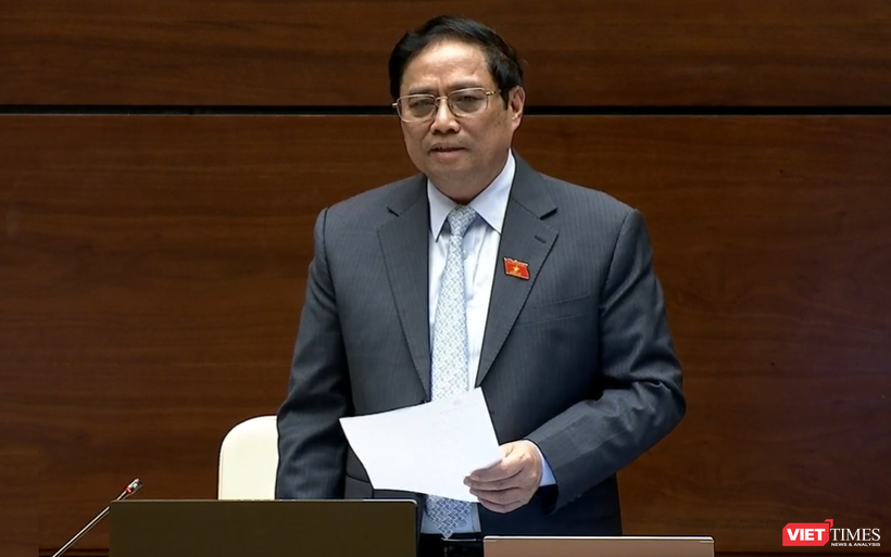 Thủ tướng Chính phủ Phạm Minh Chính trong phiên trả lời chất vấn chiều 5/11.