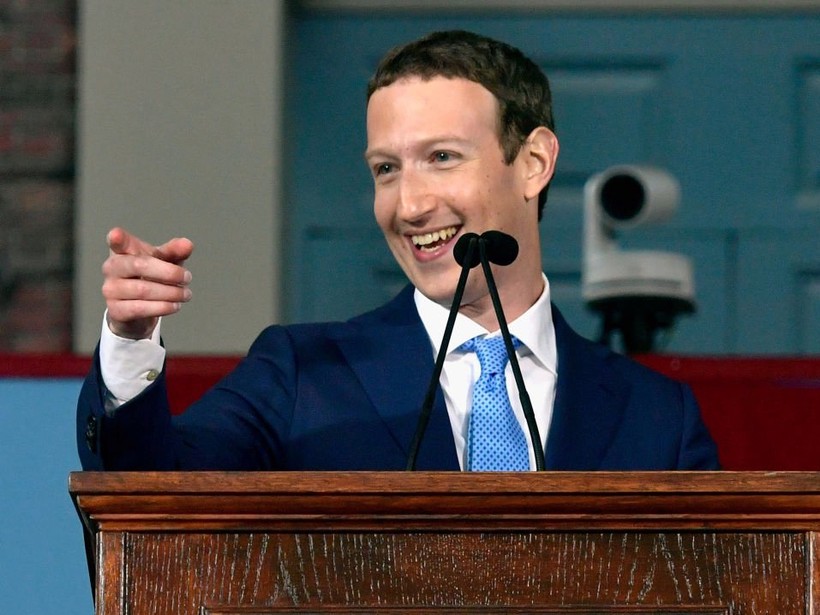 Mark Zuckerberg dành 50-60 giờ mỗi tuần ở văn phòng Facebook, nhưng anh liên tục nghĩ về Facebook, cả khi không ở văn phòng (Ảnh: Business Insider)