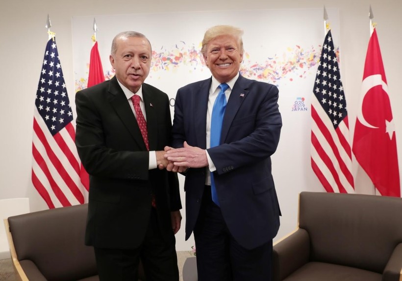 Ông Trump và ông Erdogan gặp gỡ bên lề Hội nghị thượng đỉnh G20 tổ chức tại Osaka, Nhật Bản hôm 29/6/2019 (Ảnh: Reuters)