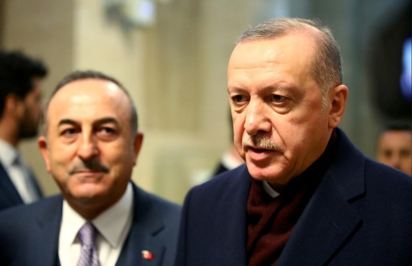 Tổng thống Thổ Nhĩ Kỳ Erdogan (phải) muốn đẩy nhanh quá trình triển khai quân tới Libya (Ảnh: Reuters)
