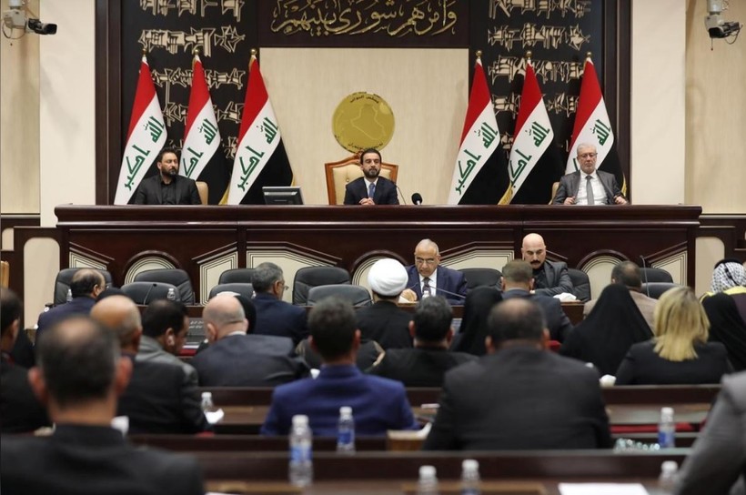 Các thành viên Quốc hội Iraq thông qua nghị quyết chấm dứt sự hiện diện của binh sĩ nước ngoài trên lãnh thổ nước này (Ảnh: Reuters)