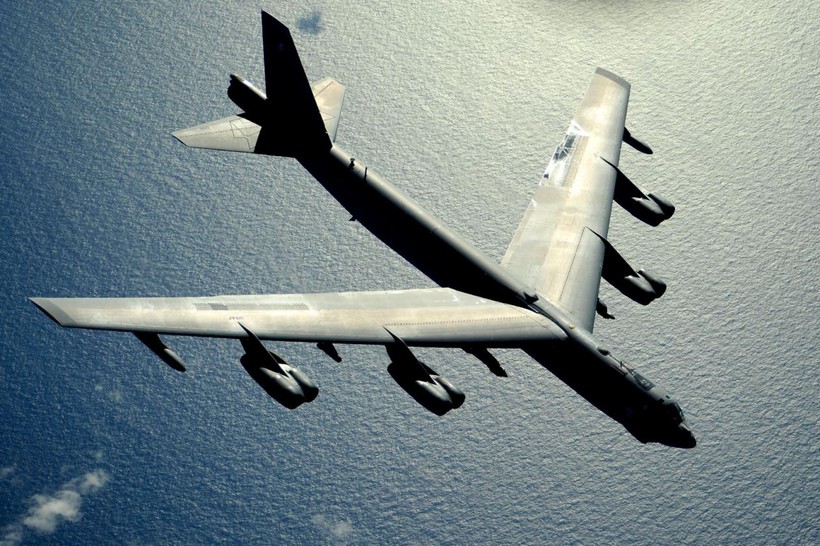 Máy bay ném bom B-52 sẽ được triển khai tới căn cứ không quân Mỹ trên đảo Diego Garcia, gần điểm cực Nam của Iran (Ảnh: National Interest)