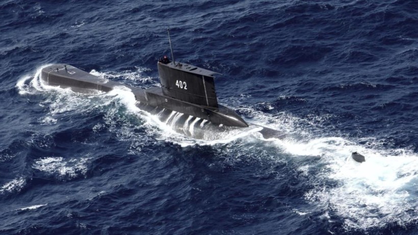 Tàu ngầm mất tích KRI Nanggala 402 của Hải quân Indonesia sẽ cạn dưỡng khí trong vòng 72 giờ (Ảnh: CNA)