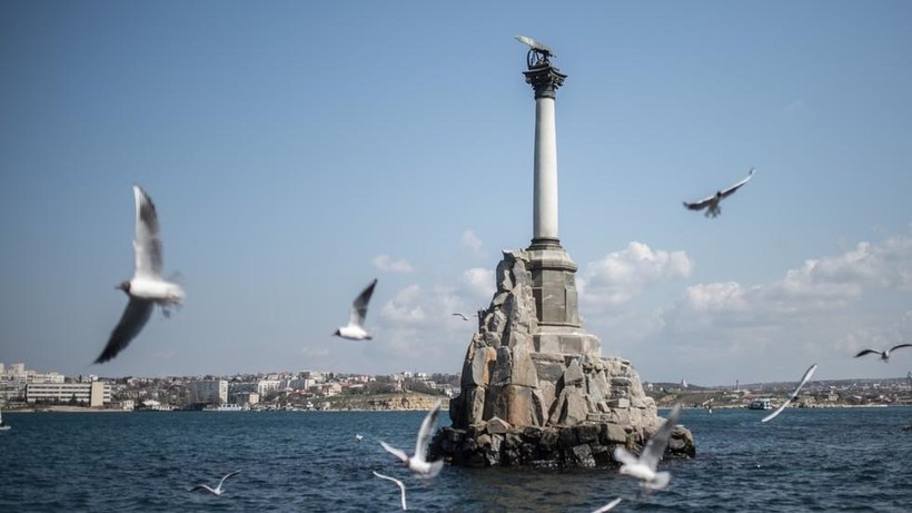 Một tượng đài ở Sevastopol, Crimea (Ảnh: RT)