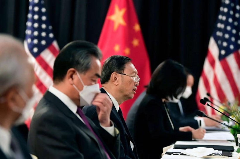 Ông Dương Khiết Trì (giữa) sắp có cuộc gặp với đại diện Mỹ ở Thụy Sĩ (Ảnh: AFP)