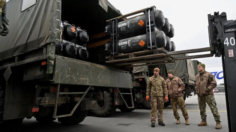 Mỹ đang cạn tiền viện trợ quân sự cho Ukraine (Ảnh: AFP)