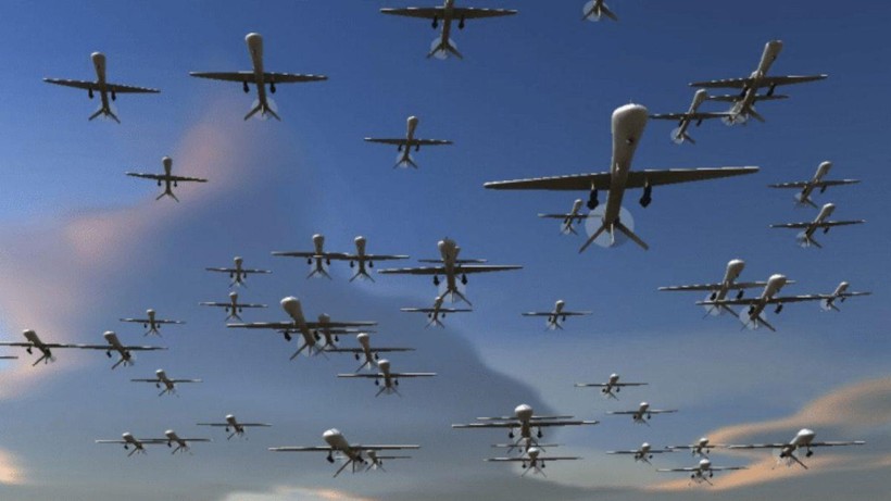 Chiến thuật bầy drone có thể giúp Mỹ đánh bật đòn tấn công của Trung Quốc (Ảnh: DailyGuardian)