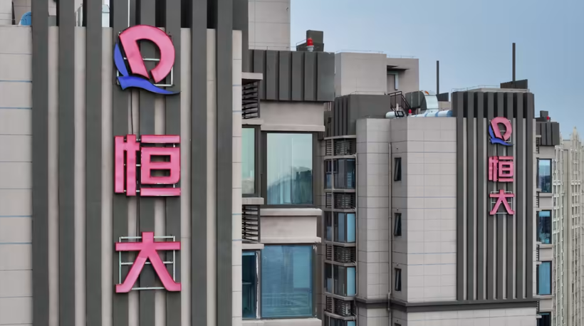 Cổ phiếu của Evergrande giảm gần 90% sau khi được giao dịch trở lại ảnh 1 Cổ phiếu của Evergrande được nối lại giao dịch tại Hong Kong vào ngày 28/8 sau hơn 17 tháng tạm ngừng (Ảnh: Getty)
