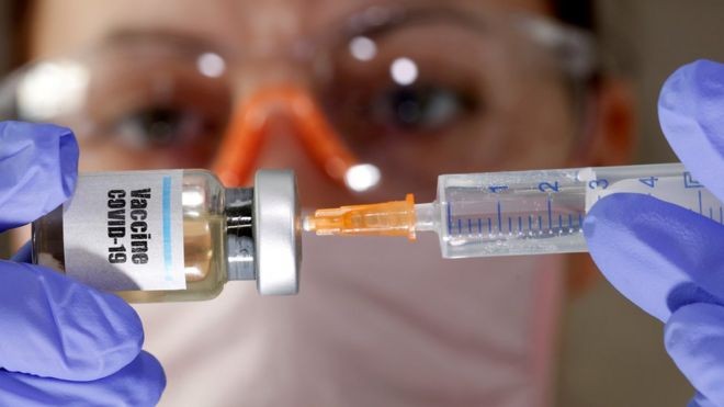 Thử nghiệm vaccine phòng COVID-19 (Ảnh minh hoạ) 