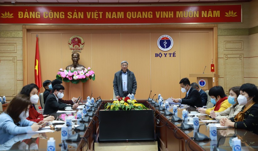 Thứ trưởng Bộ Y tế Nguyễn Trường Sơn phát biểu tại hội nghị tập huấn hướng dẫn xử trí, chăm sóc và điều trị cho trẻ em mắc COVID-19 (Ảnh - An Nhiên) 