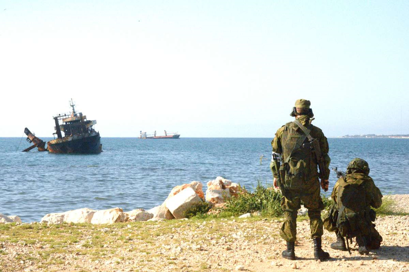 Máy bay Mỹ dính líu vụ tấn công căn cứ Nga tại Syria? ảnh 4 Máy bay Mỹ dính líu vụ tấn công căn cứ Nga tại Syria? ảnh 4