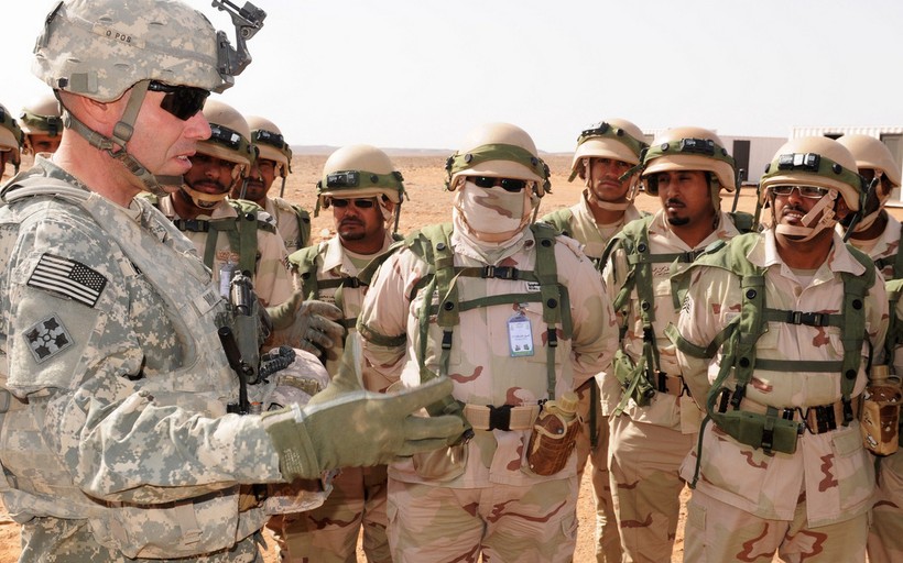 Quân đội Mỹ và Ả rập Xê-út trong cuộc tập trận chung tại Ả rập Xê-út. Nguồn: Lầu Năm Góc.