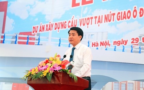 Chủ tịch UBND TP Hà Nội Nguyễn Đức Chung phát biểu tại lễ khởi công.