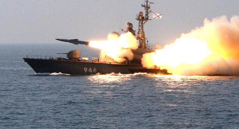 Nga tặng Ai Cập tàu R-32 mang tên lửa hành trình Moskit (hình minh họa).