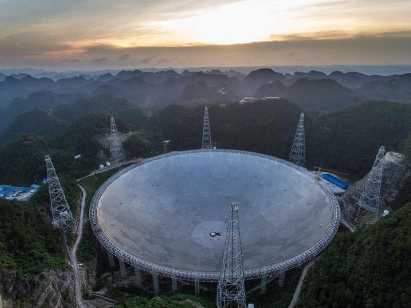Trung Quốc xây xong siêu kính viễn vọng có thể tìm kiếm người ngoài hành tinh.