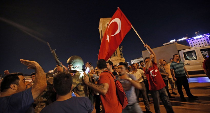 Thổ Nhĩ Kỳ tuyên bố đã dập tắt được nỗ lực  đảo chính.
