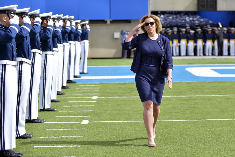 ​Bà Deborah Lee James.