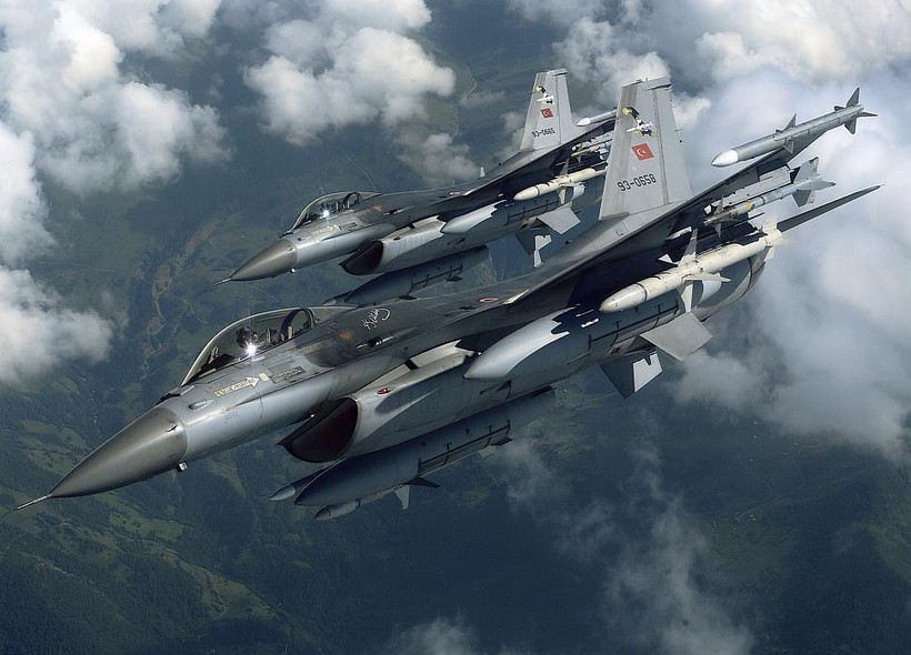 Thổ Nhĩ Kỳ mở chiến dịch tấn công IS ở miền Bắc Syria.