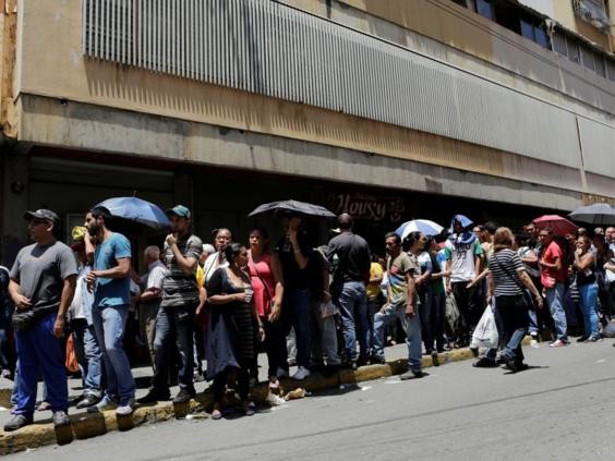 Khủng hoảng kinh tế khiến cuộc sống của người dân Venezuela khốn khó.