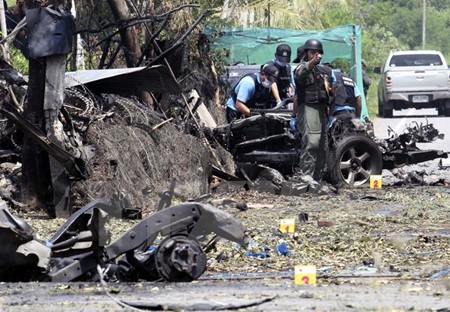 Tấn công bằng bom, 3 cảnh sát Thái Lan thiệt mạng