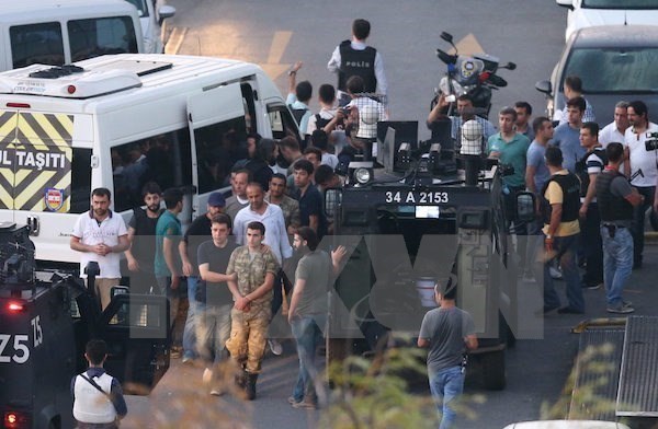 Thổ Nhĩ Kỳ phát lệnh bắt thêm 121 người liên quan vụ đảo chính