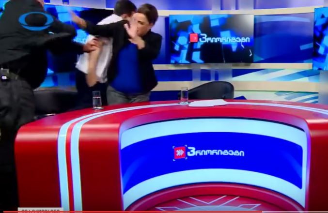 2 chính trị gia Gruzia đánh nhau trên truyền hình "vì vấn đề quan hệ với Nga".