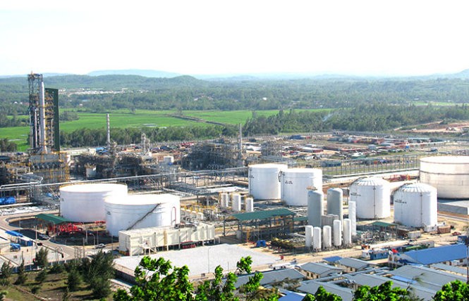 Một góc Nhà máy lọc dầu Dung Quất 