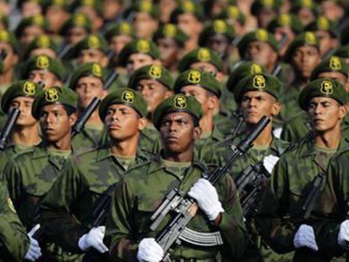 Quân đội Cuba có quy mô nhỏ nhưng được đánh giá là rât quy củ - Ảnh: Reuters