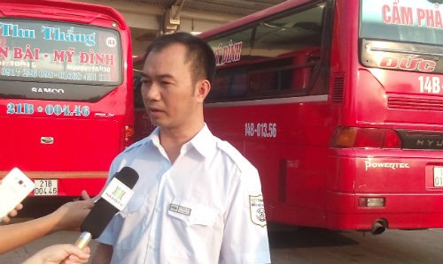 Phó giám đốc bến Mỹ Đình Nguyễn Mạnh Tuấn cho hay nhiều năm nay không có lốt xe được cấp mới. Ảnh: Võ Hải.