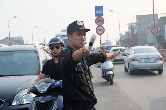 Cảnh sát cơ động xuống đường: Hết cảnh bò đến cơ quan