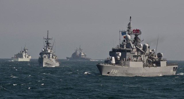 NATO điều động 4 tàu chiến đến Biển Đen