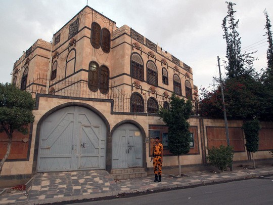 Đại sứ quán Iran tại Yemen. Ảnh: Independent