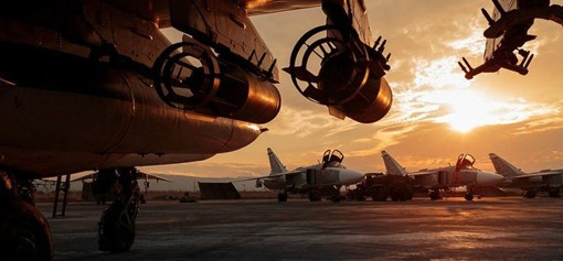 Máy bay Nga đóng tại căn cứ không quân Hemeimeem, Latakia. Ảnh: AFP