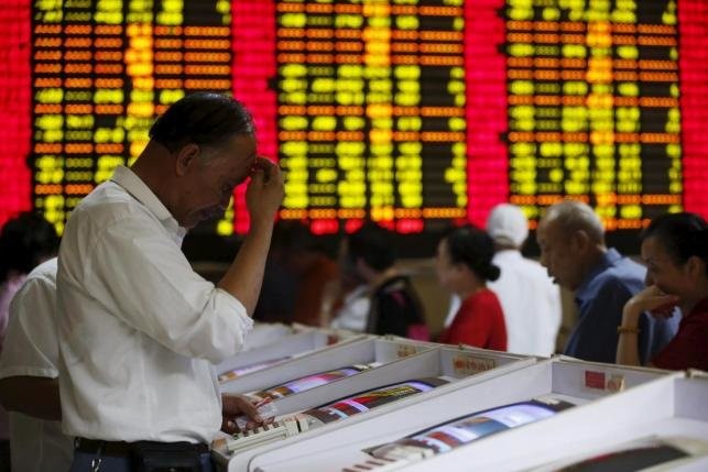 Các nhà đầu tư lo sợ trước thị trường đầy biến động của Trung Quốc - Ảnh: Reuters