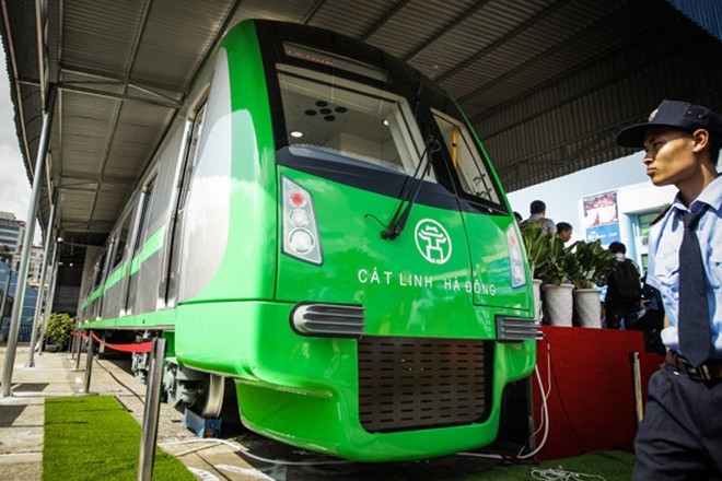 Tàu đường sắt Cát Linh - Hà Đông.