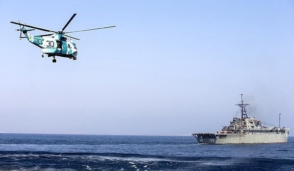 Máy bay, tàu chiến Iran tham gia cuộc tập trận. Ảnh: FNA