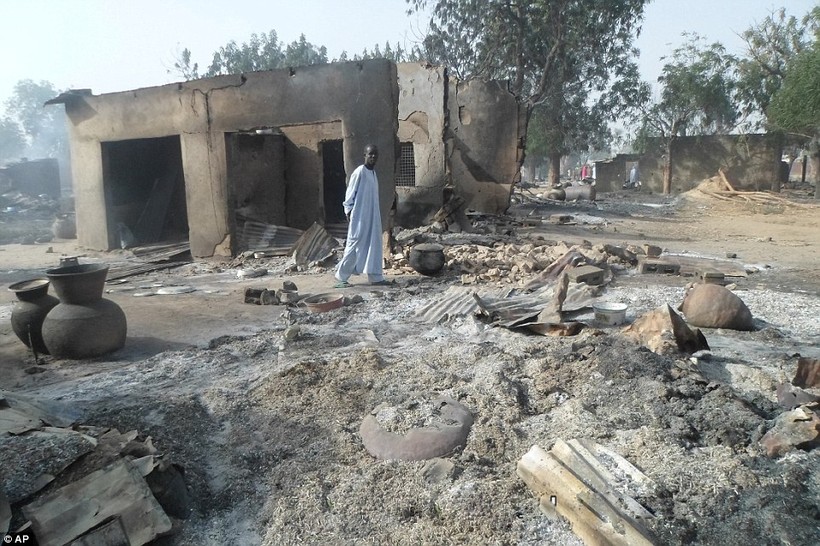 Video: Khủng khiếp tổ chức khủng bố Boko Haram thiêu sống cả trẻ em