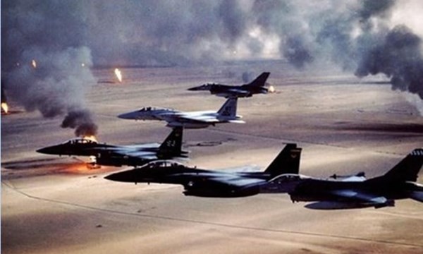 Máy bay Liên quân ném bom trong Chiến dịch Bão táp sa mạc – chứng minh sự sai lầm trong ảo tưởng của Saddam Hussein. Ảnh: Internet.
