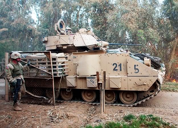 Video thiết giáp Bradley của Arab Saudi bị diệt bằng cách nào ?